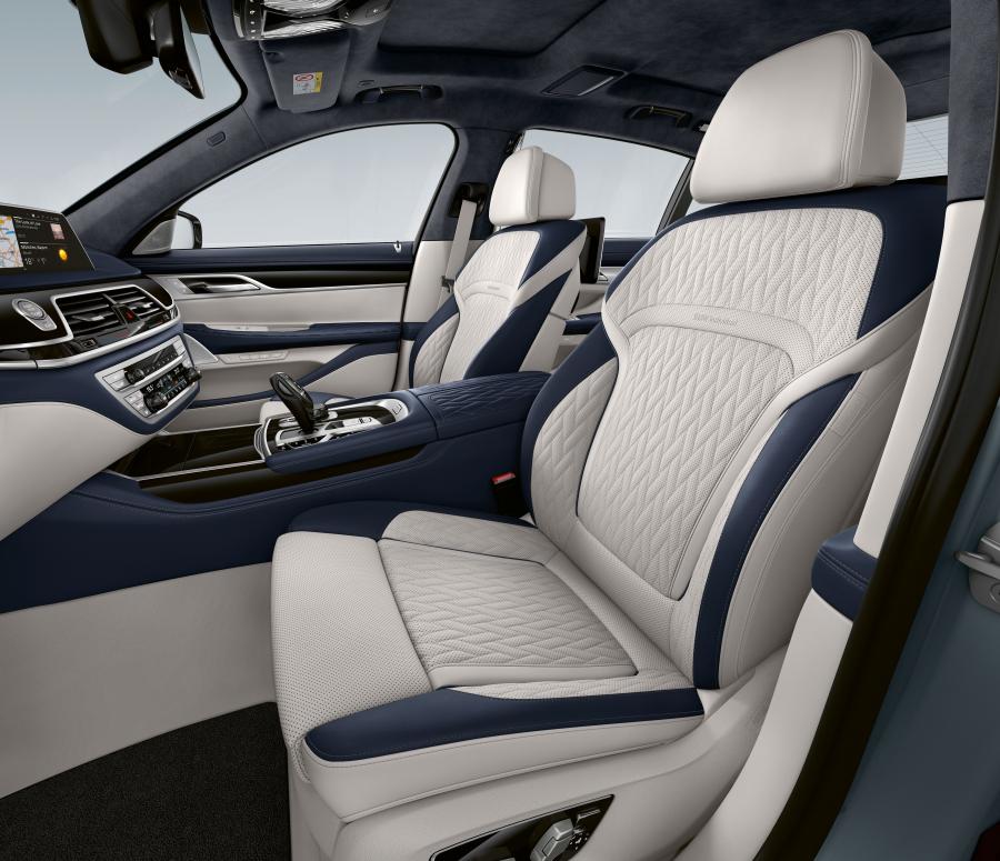 Интерьер BMW 750Li xDrive M Sport (G12) 2020 года  (WW) (фото 5 из 5)
